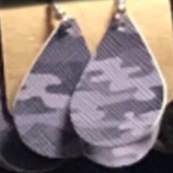 Leather Camo earrings - Picture 3 of 5